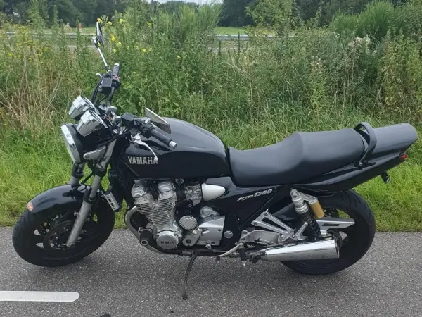 2001 Yamaha XJR 1300 - €2,700 (1/1)
