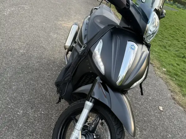 2021 Piaggio Beverly 350 - €4,799 (1/1)