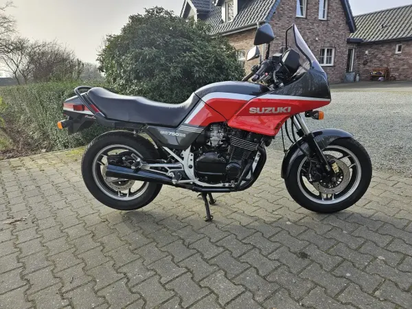 1986 Suzuki GS 750 - €1,750 (1/1)