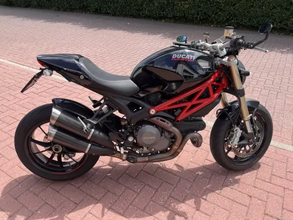 2011 Ducati Monster 1100 - € 7.490 · Bieden (1/1)