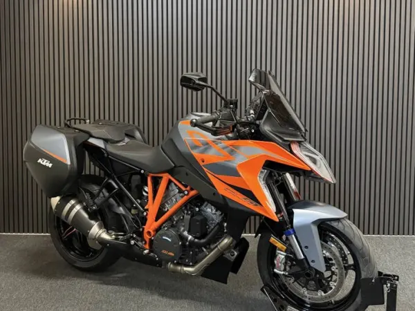 2023 KTM 1290 SuperDuke GT ABS-QS-Handvatverwarming-Nieuwstaat - € 15.499 (1/1)