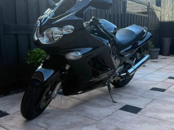 2003 Kawasaki ZZR 1200 - € 2.500 · Bieden (1/1)