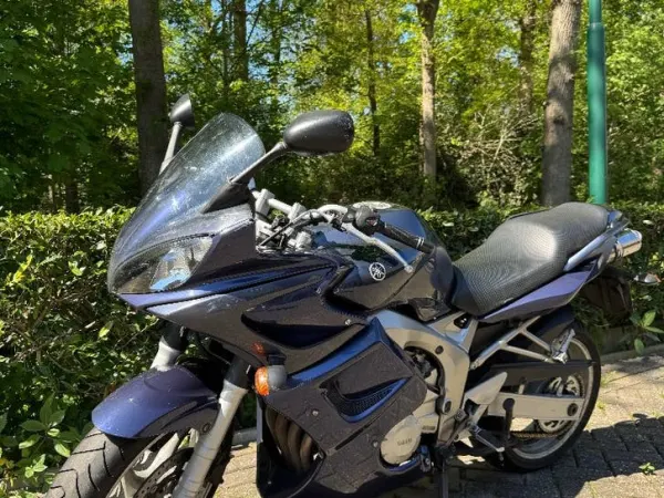 2004 Yamaha FZ 6 Fazer - €2,200 (1/1)