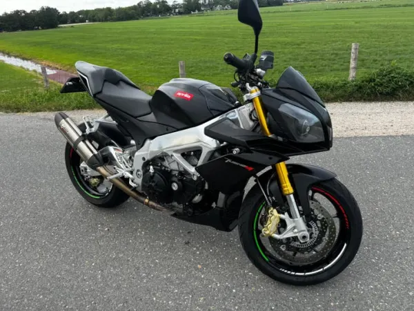 2012 Aprilia Tuono V4r Aprc 1000 2012 - € 5.950 · Bieden (1/1)