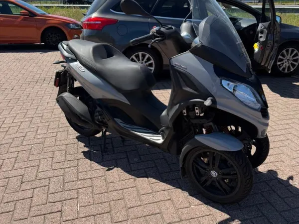 Bouwjaar onbekend Piaggio MP3 Yourban 300 Nardo Grey Sport Nieuw Model 2019 - € 3.950 (1/1)