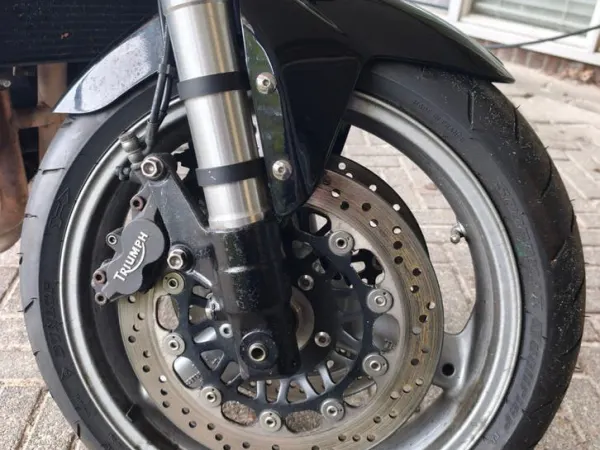 Bouwjaar onbekend Triumph Speed Triple 955i - € 2.500 · Bieden (1/1)