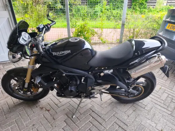 Bouwjaar onbekend Triumph Street Triple 675 Naked Bike - € 3.000 · Bieden (1/1)