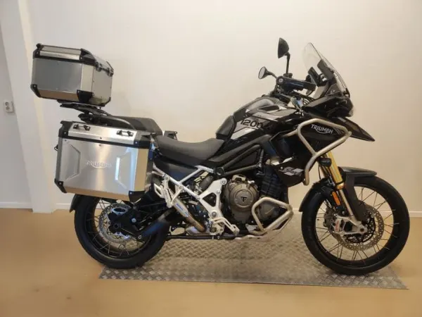 2022 Triumph Tiger 1200 Rally Pro (bj 2022) 45,960 km - € 14.999 (1/1)
