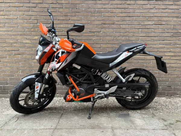 2013 KTM 125 Duke - €2,900 · Bidding (1/1)