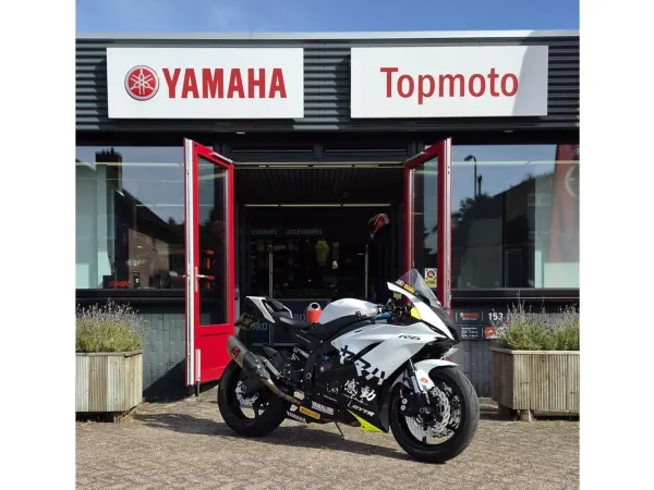 2009 Yamaha YZF R6 - €12,490 (1/1)