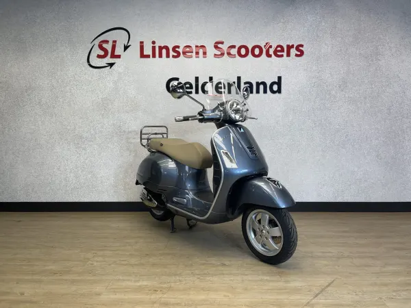 2015 Vespa GTS 250cc i.e. Grijs Metallic - €3,895 (1/1)