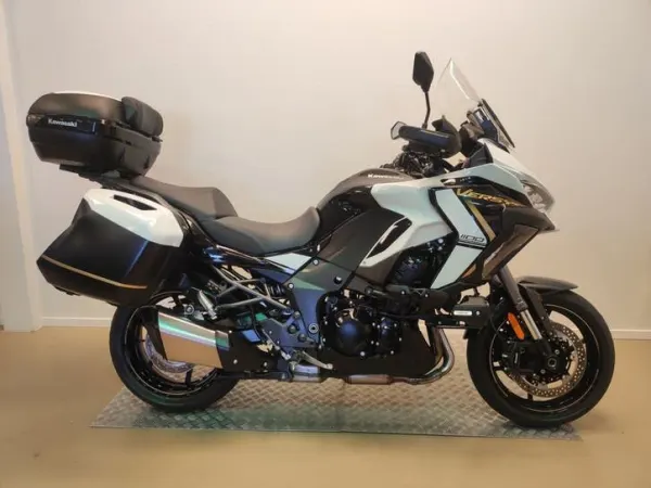 2025 Kawasaki Versys 1100 SE Grand Tourer - Reserved (1/1)