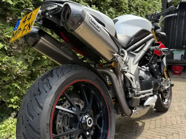 2018 Triumph Speed Triple 1050 - € 9.999 · Bieden (1/1)
