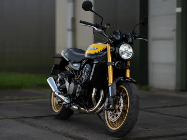2022 Kawasaki Z 900 RS - € 11.000 (1/1)