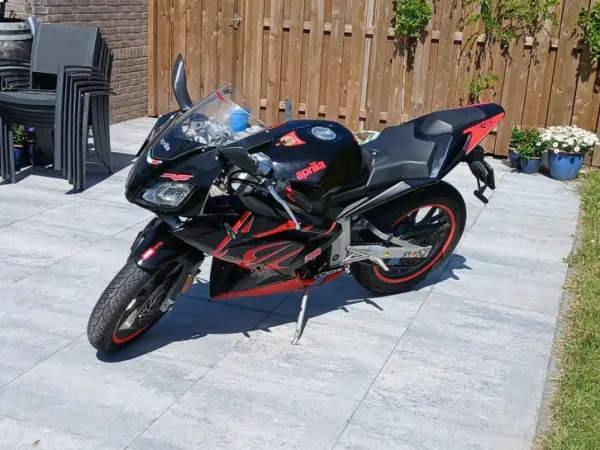 2008 Aprilia RS 50 - € 2.500 · Bieden (1/1)
