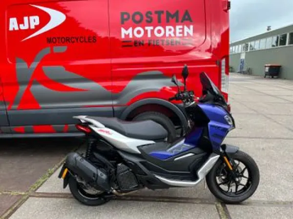 2022 Aprilia SR GT 200 - € 3.295 (1/1)