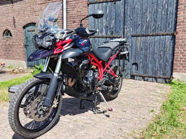 2014 Triumph Tiger 800xc Special Edition 2014 35kw met Kofferset - €6,250 · Bidding (1/1)