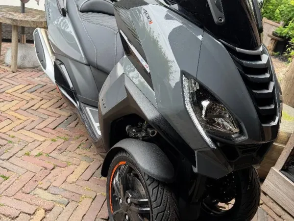 2024 Peugeot Metropolis 400 - € 9.750 (1/1)