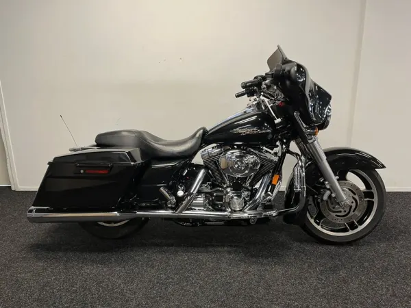 2006 Harley-Davidson Street Glide Flhxi - €13,990 (1/1)
