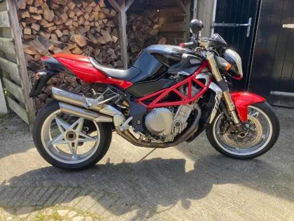 2005 MV Agusta 910 Brutale - € 5.950 · Bieden (1/1)