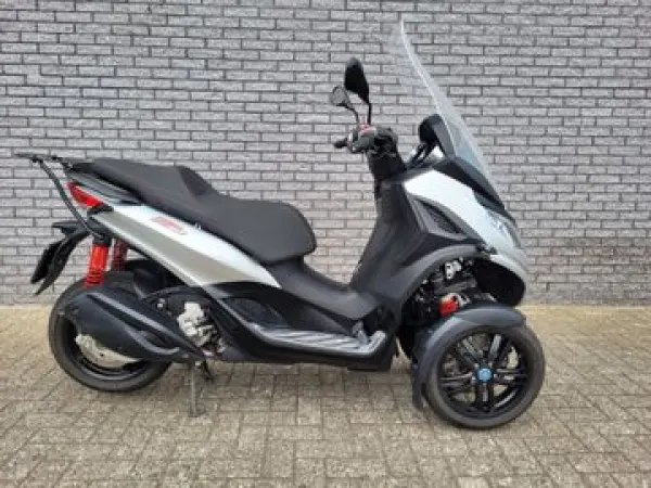 2024 Piaggio MP3 300 HPE - €6,150 (1/1)