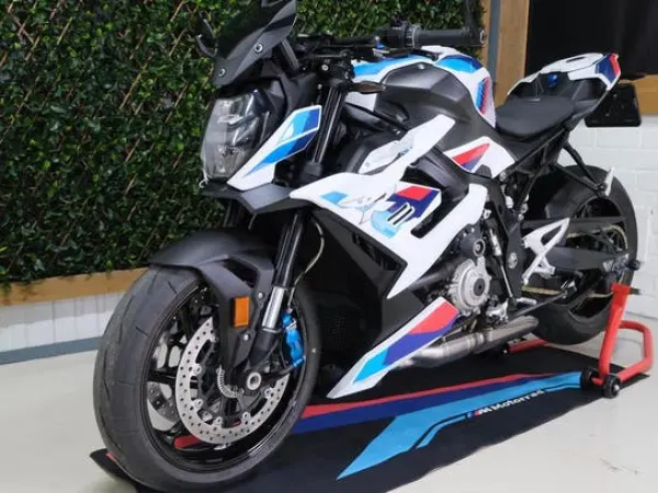 2024 BMW M1000R te Koop 4000km met Garantie - €21,950 · Bidding (1/1)