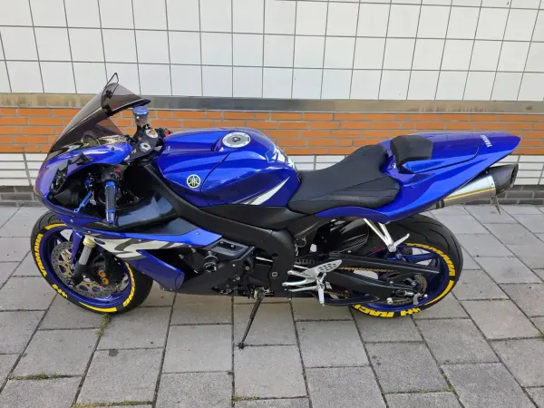 2004 Yamaha YZF-R1 - €9,000 (1/1)