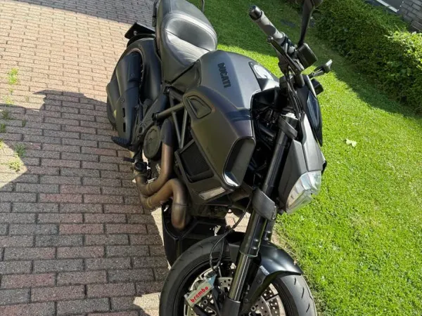 Bouwjaar onbekend Ducati Diavel - € 11.999 · Bieden (1/1)