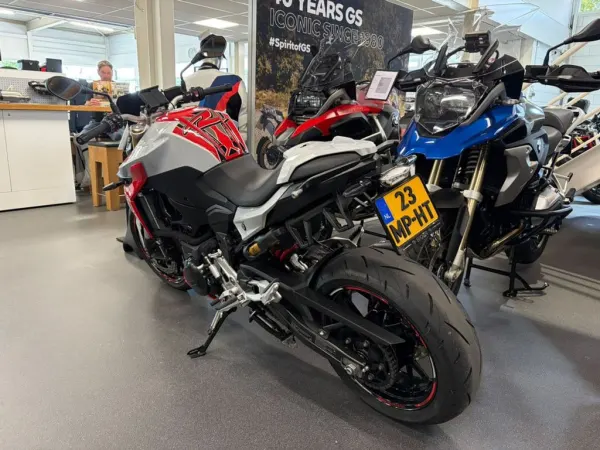 2021 BMW F 900 R - € 9.250 (1/1)