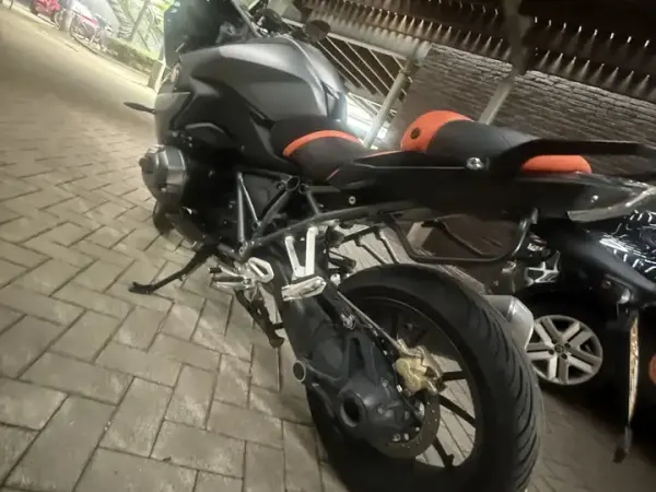 2015 BMW R 1200 RS - € 9.800 (1/1)