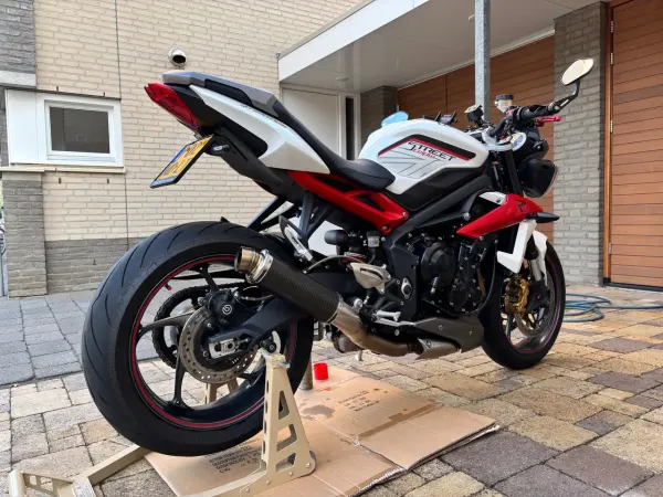 2013 Triumph Street Triple 675 - € 6.150 (1/1)