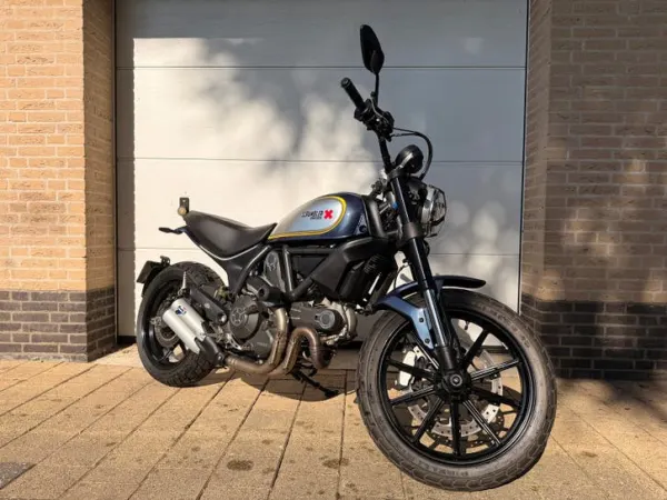 2015 Ducati Scrambler Icon 800 - €5,200 · Bidding (1/1)