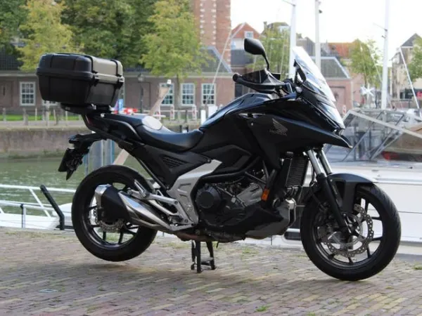 2023 Honda NC750X-Dealer onderhouden, garantie, Veel Extra's - € 8.499 · Bieden (1/1)