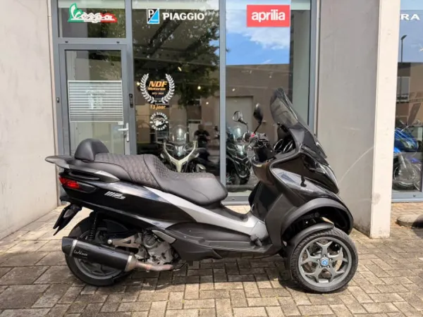 Year unknown Piaggio MP3 500 - €4,950 · Bidding (1/1)