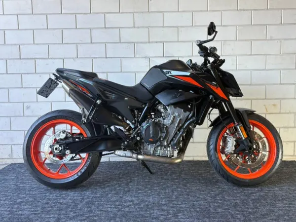 2020 KTM 790 Duke - € 7.399 (1/1)