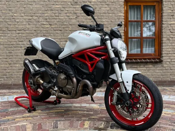 2014 Ducati Monster 821 - €7,200 · Bidding (1/1)
