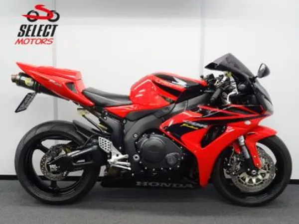 2006 Honda CBR 1000 RR Fireblade - € 6.790 (1/1)