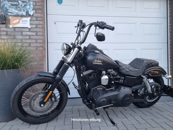 2015 Harley-Davidson Street Bob 103 ci-12-09-2015 met 19740 km-Prachtige Motor - € 13.500 (1/1)