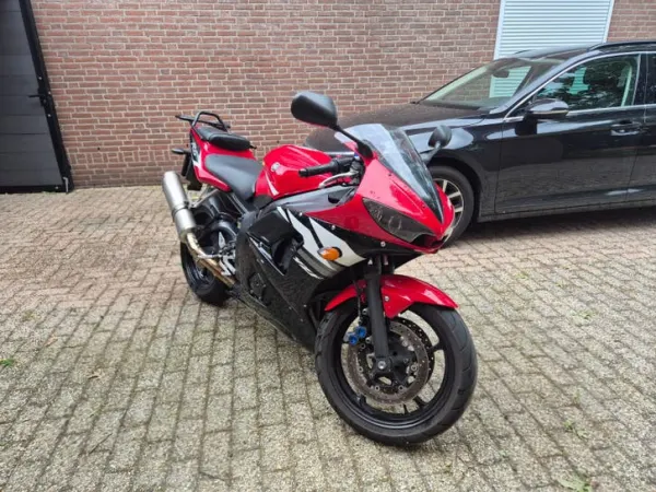Year unknown Yamaha YZF-R6 2003 | 60.480km | Rood | NL Kenteken | €3600 - €3,100 · Bidding (1/1)