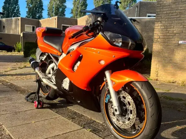 2002 Yamaha YZF-R6 - €3,250 (1/1)