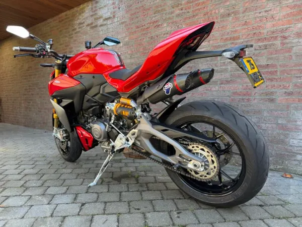2025 Ducati Streetfighter V2 - € 18.250 (1/1)