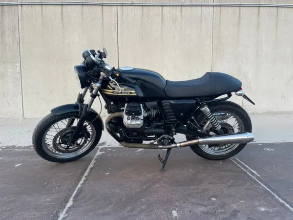 2011 Moto Guzzi V 7 Classic - €4,950 · Bidding (1/1)