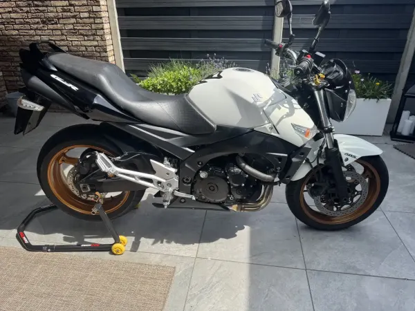 2010 Suzuki GSR 600 - €3,100 (1/1)