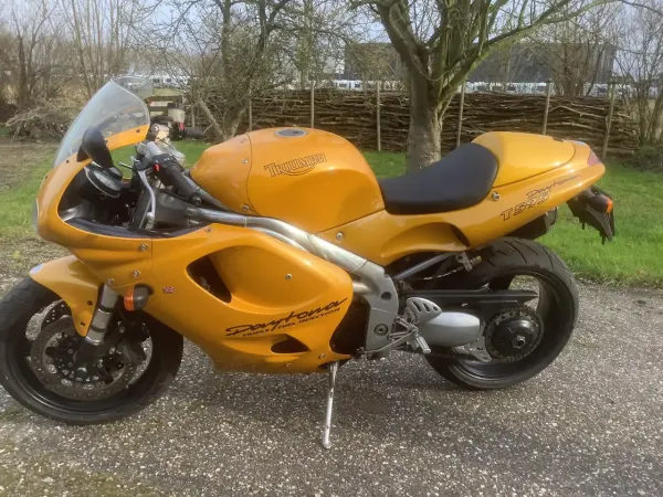 1997 Triumph Daytona T 595 - €3,250 (1/1)