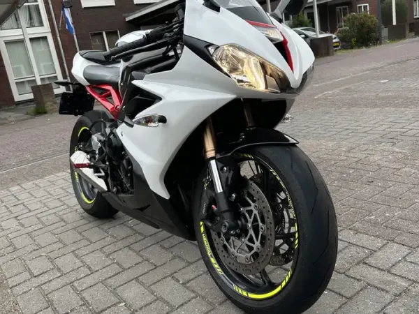 2015 Triumph Daytona 675 - €8,000 (1/1)