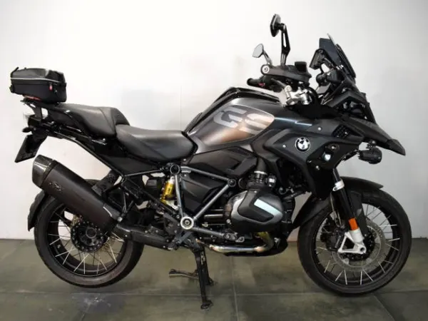 2022 BMW R1250GS/Triple Black/Jekill and Hyde/2022/15700km - €20,950 · Bidding (1/1)