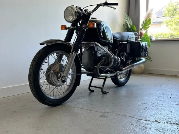 1978 BMW R60/5 Zwart met Handgemaakte Waterdichte Tassen - € 4.300 · Bieden (1/1)