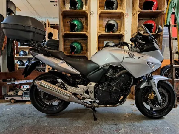 2004 Honda CBF 600 - €3,250 · Bidding (1/1)