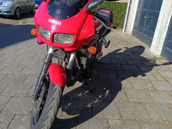 2000 Yamaha FZS 600 - €750 (1/1)