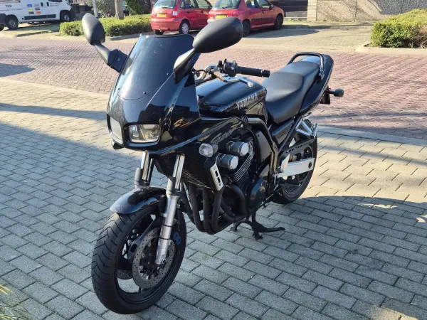 1999 Yamaha FZS 600 - €1,900 (1/1)